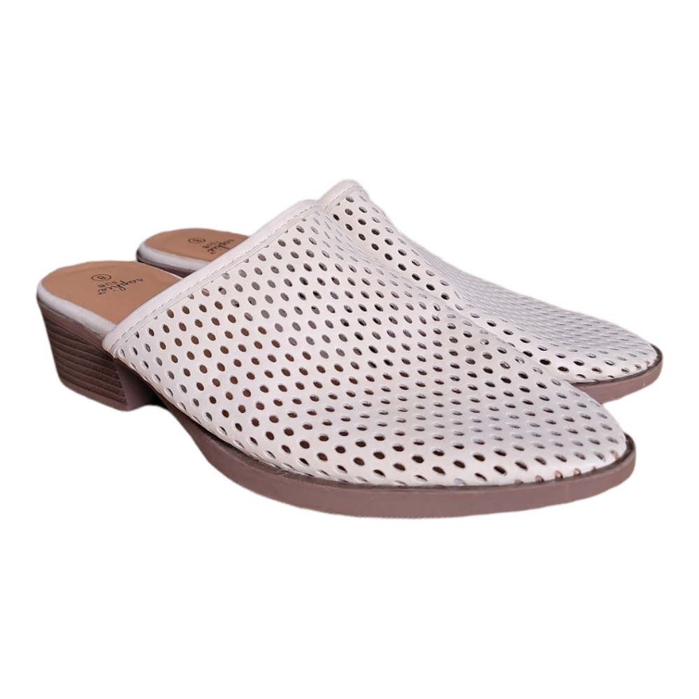 Women's Laser cut ivory mule shoes Size 8